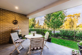 Park View Mudgee- Relax and stroll to everything! 3BDRM w Park views